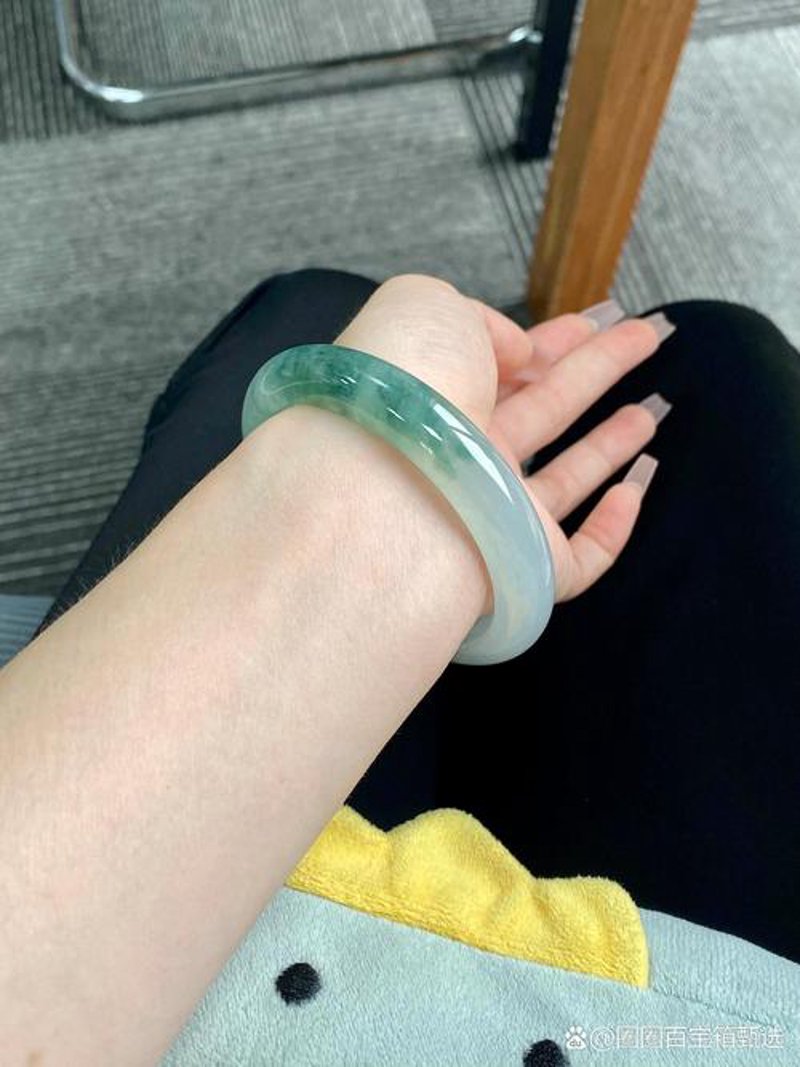 黄金项链选购秘籍：让你的闪耀与众不同